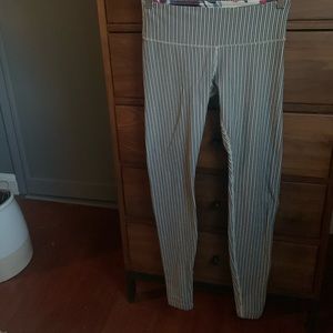 Lululemon Wunder Under stripped leggings